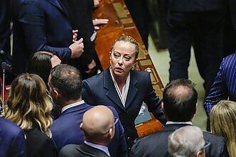Žinios. Italijos premjerė Giorgia Meloni vyksta į pirmąjį vizitą Prancūzijoje, aptars dvišalio bendradarbiavimo sutartį