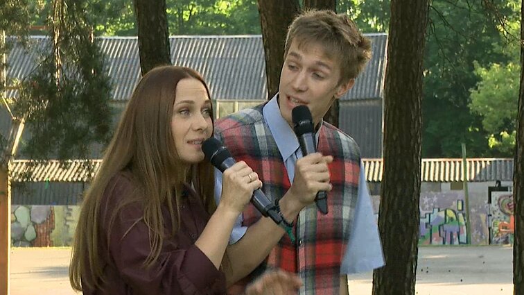 Aistė Smilgevičiūtė ir Rapolas Radzevičius pristato skautiškų dainų albumą „Miško dvasia“: klausyti galima tiek stovyklose, tiek žygiuose