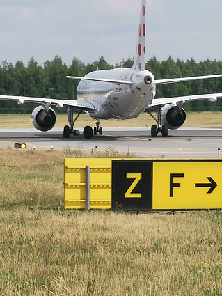 Prieš kilimą lėktuvas pametė ratą Prieš kilimą lėktuvas pametė ratą