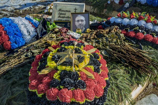 Ukrainoje nukautų rusų samdinių kapai Rusijoje