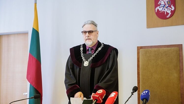 Algirdo Paleckio bausmė už šnipinėjimą Rusijai sumažinta pusmečiu
