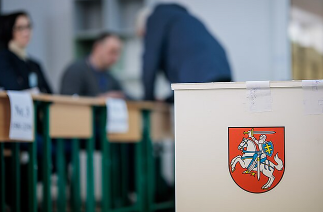 Žinios. Atokesnėse ir mažesnėse savivaldybėse trūksta valstybės tarnautojų