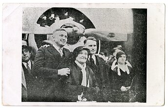 Lakūnai S. Darius ir S. Girėnas prie lėktuvo „Lituanica“, 1933 m.