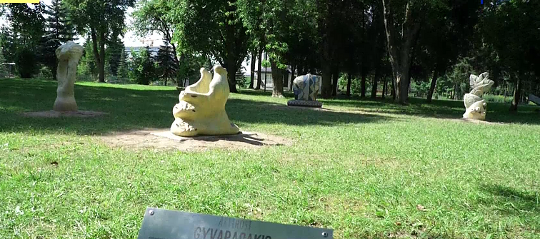 Panevėžyje iškilo pasakas deklamuojančių skulptūrų parkas: „šis miestas išgyvena kultūrinį renesansą“