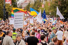 Шествие «Vilnius Pride» 2023 года на проспекте Гядиминаса