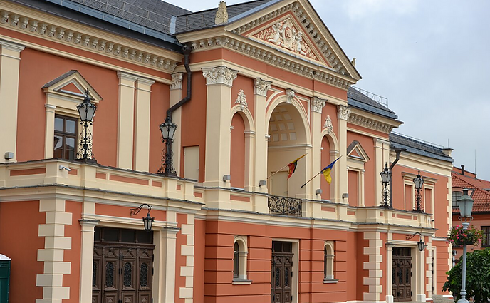 Žinios. Klaipėdoje prasidėjo tarptautinis gatvės teatrų festivalis „Šermukšnis“