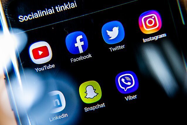 Žinios. Socialinis tinklas „Twitter“ svarsto imtis teisinių veiksmų prieš bendrovę „Meta“