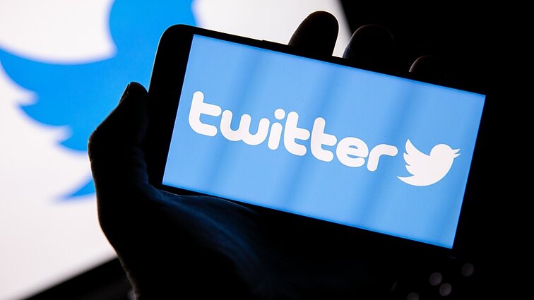 Musko ir Zuckerbergo dvikova: „Twitter“ apkaltino konkurentę „Meta“ pasisavinus komercines paslaptis