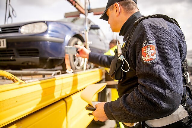 Aplaidumo kaina – nuvežtas automobilis ir bauda: vairuojančių sostinės gyventojų prieš NATO suvažiavimą prašo atidumo