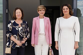 Diana Nausėdienė priima šalių lyderių sutuoktinius ir partnerius Nacionalinėje dailės galerijoje