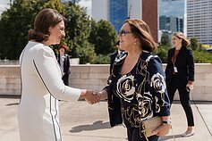 Diana Nausėdienė priima šalių lyderių sutuoktinius ir partnerius Nacionalinėje dailės galerijoje