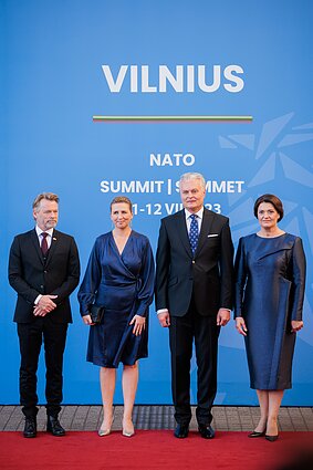Danijos ministrė pirmininkė Mette Frederiksen, jos sutuoktinis Bo Tengberg, Gitanas Nausėda, Diana Nausėdienė