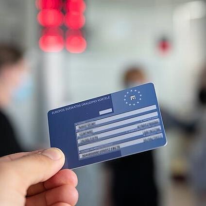 Sveikata. Kiek atostogaujant užsienyje mums yra pravarti Europos sveikatos draudimo kortelė ir robotinės chirurgijos užkulisiai