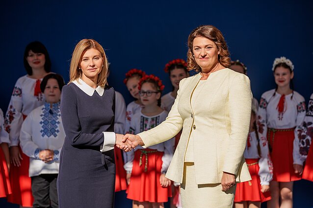 Olena Zelenska ir Diana Nausėdienė Ukrainos centre Vilniuje