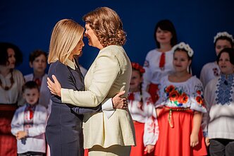 Olena Zelenska i Diana Nausėdienė w Centrum Ukrainy w Wilnie