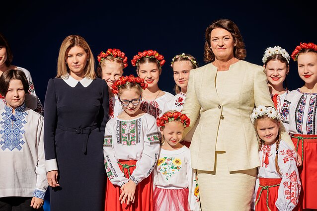 Diana Nausėdienė ir Ukrainos pirmoji ponia Olena Zelenska susitiko su šalių lyderių sutuoktiniais ir partneriais