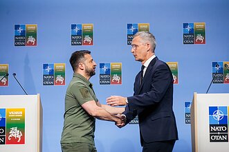 Jens Stoltenberg i Wołodymyr Zełenski