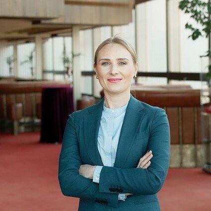 Vasaros popietė. Ar mokame rūpintis savo balsu? Pokalbis su gydytoja Austėja Pečeliūniene