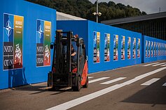 Kulisy szczytu NATO: tysiące metrów dywanów, ponad 100 kg truskawek i litewskie akcenty