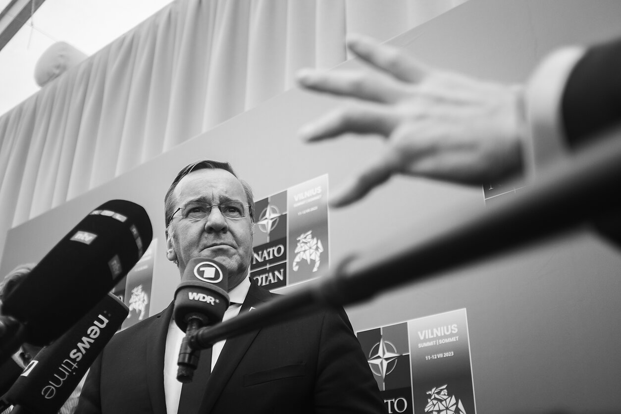 Vokietijos gynybos ministras Borisas Pistoriusas atsako į klausimus apie Ukrainos kelią į NATO ir Vokietijos brigados dislokavimą Lietuvoje.