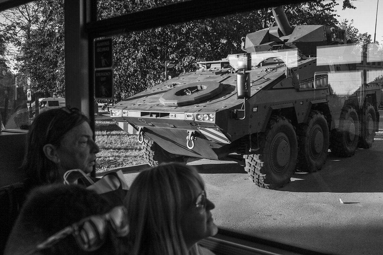 Lietuvos kariuomenė aplink aukščiausiojo lygio susitikimo vietą dislokavo sunkiąją techniką, po visą sostinę pasklido šimtai karių.