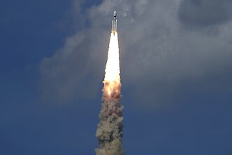 Indija paleido raketą į Mėnulį Indija paleido raketą į Mėnulį