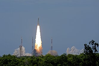 Indija paleido raketą į Mėnulį Indija paleido raketą į Mėnulį