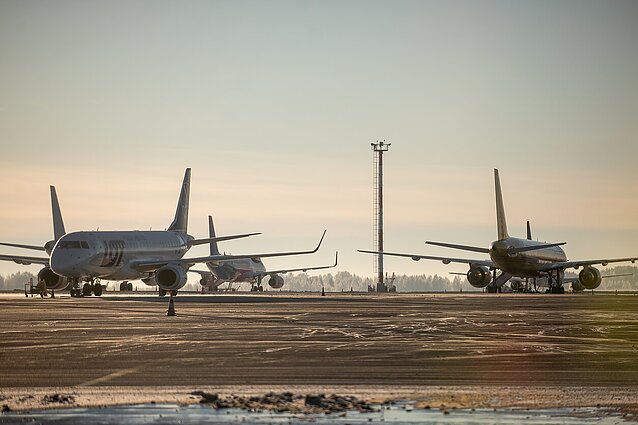 Daugėja skundų oro linijoms: lietuviai nepatenkinti vėlavimais ir keliautojų teisių pažeidimais