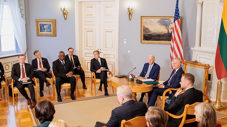 Urbonaitė apie vidaus politiką NATO susitikimo metu: niekas taip nesuvienija, kaip bendras priešas arba noras pasirodyti prieš kitus