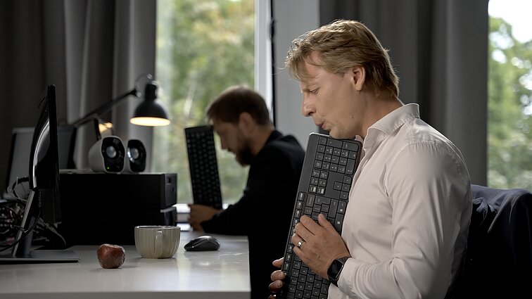 Kadras iš Justino Lapatinsko klipo