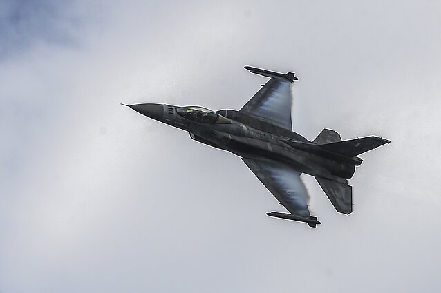 Žinios. JAV skelbia, kad F16 naikintuvų kursai Ukrainos pilotams gali prasidėti už kelių savaičių