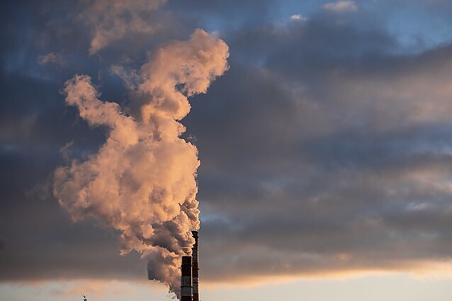 JAV ir Kinija bando tartis, kaip sumažinti taršą: derybos vyks keturias dienas, bet svarbių rezultatų nesitikima