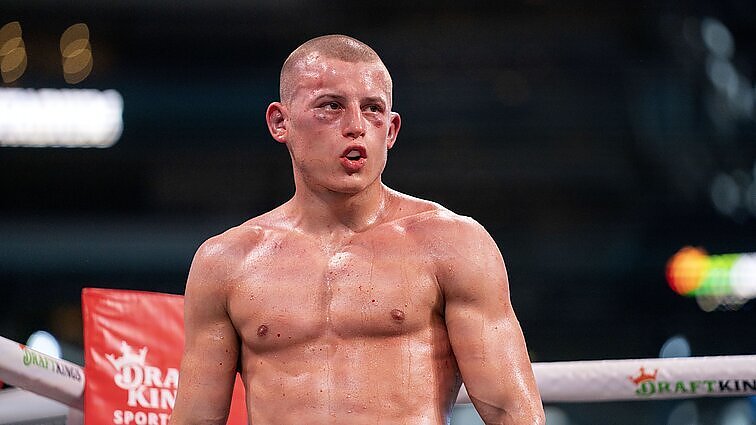 Sportas. Orai. Boksininkas Eimantas Stanionis triskart atšaukus kovą grįžo į Lietuvą: pasiduoti nežada