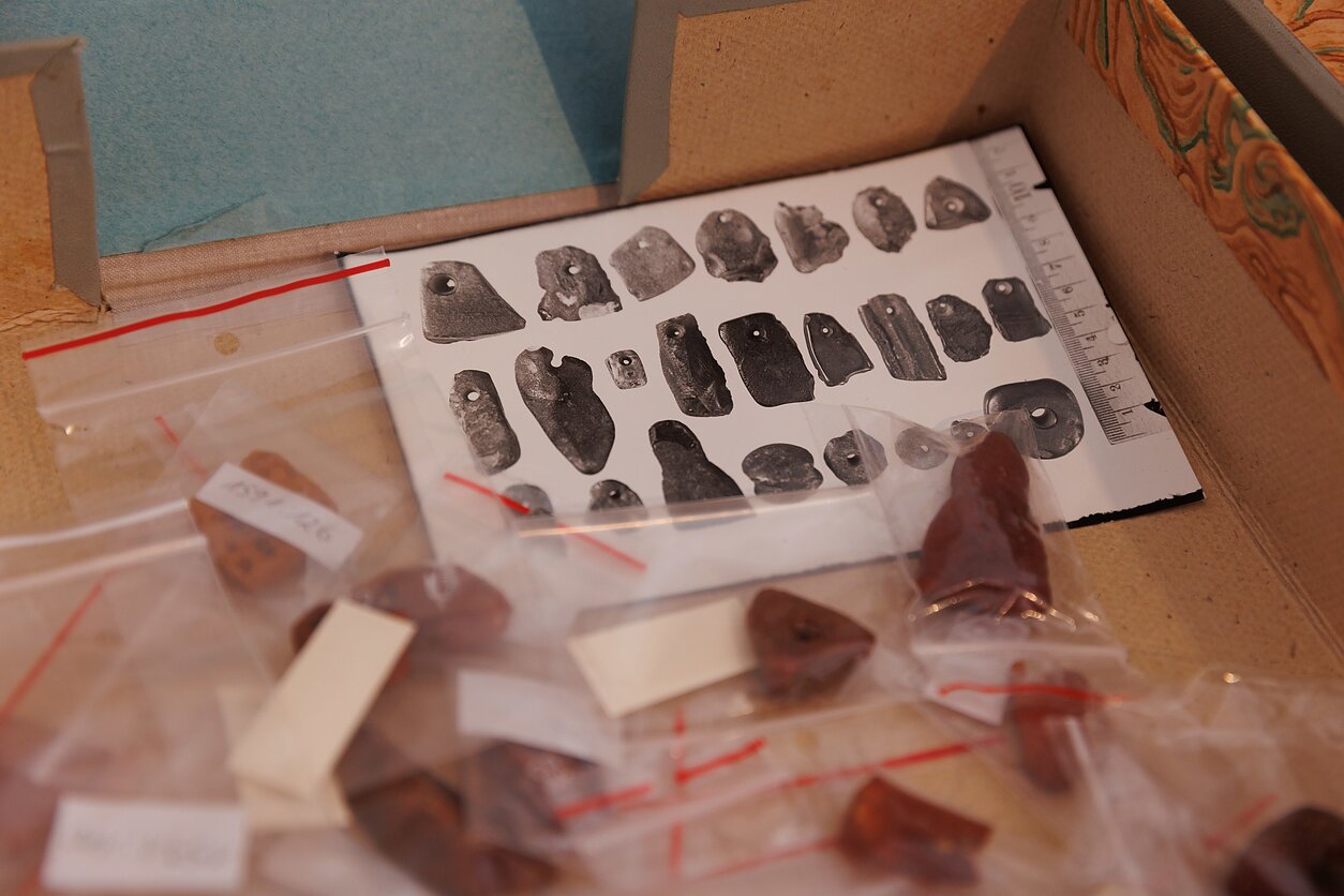 Grafienės Antaninos Sofijos Tiškevičienės Kretingos muziejui dovanota gintaro dirbinių kolekcija