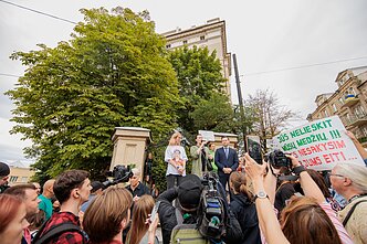 People in Vilnius stage protest in defence of trees People in Vilnius stage protest in defence of trees