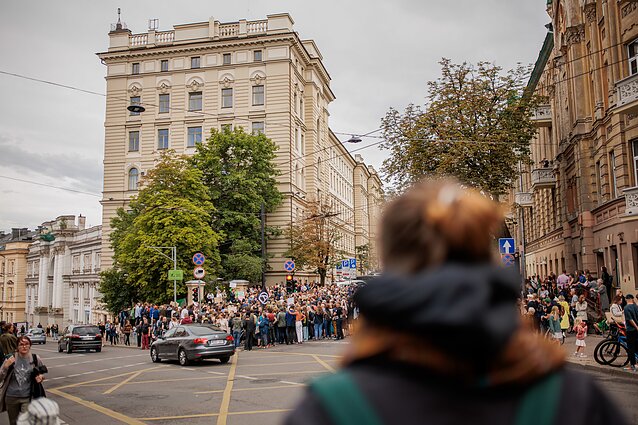 People in Vilnius stage protest in defence of trees People in Vilnius stage protest in defence of trees