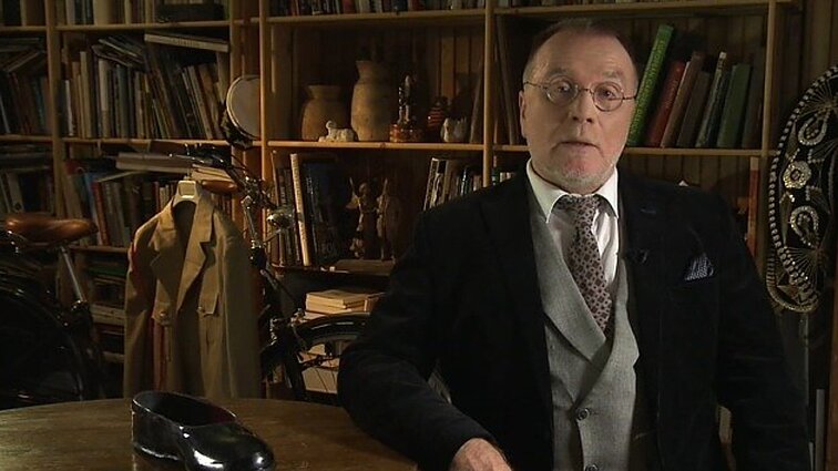 Daiktų istorijos. Skerslatvių gyvenimo būdas, įspūdinga rankinukų kolekcija ir jau išnykusi kaimo gydytojo profesija