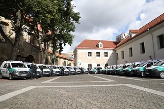 Policijai perduoti nauji automobiliai Policijai perduoti nauji automobiliai