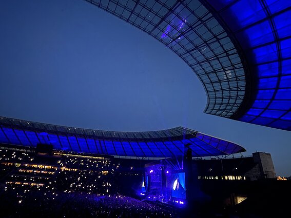 „Depeche Mode” koncerto Berlyne akimirka