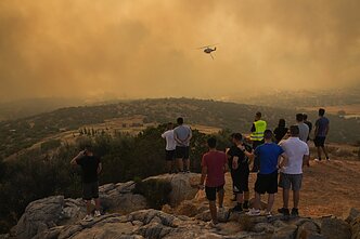 Ogromne pożary na Rodos. Ewakuowano 30 tys. ludzi, w tym turystów Ogromne pożary na Rodos. Ewakuowano 30 tys. ludzi, w tym turystów