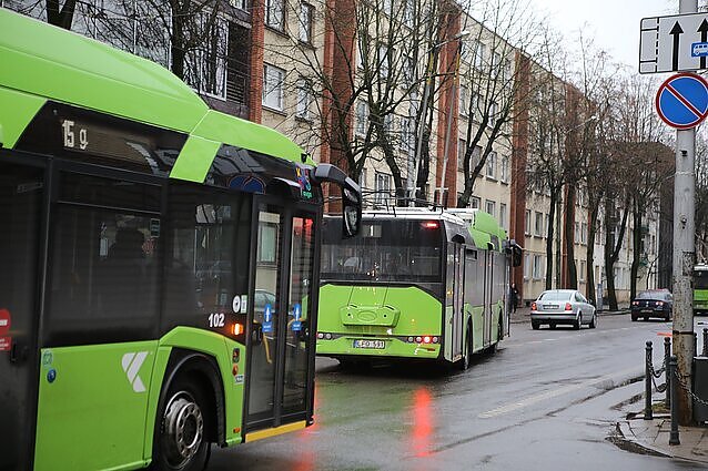 Žinios. Nuo rugpjūčio Kauno viešajame transporte pradės veikti sustojimo mygtukai