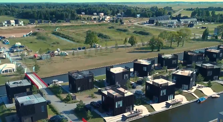 Kaip Nyderlanduose: Svencelė – pirmas miestas ant vandens, prasidėjęs nuo namų-konteinerių