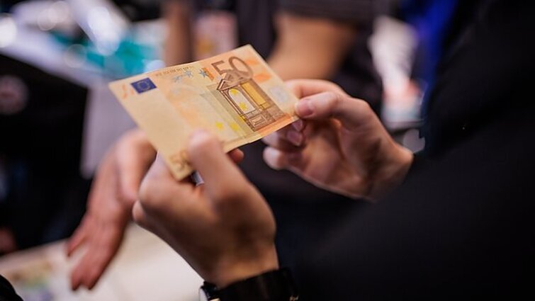 Ekspertas apie palūkanų normas ir galimus ECB sprendimus: reikės atprasti nuo pigių pinigų srautų