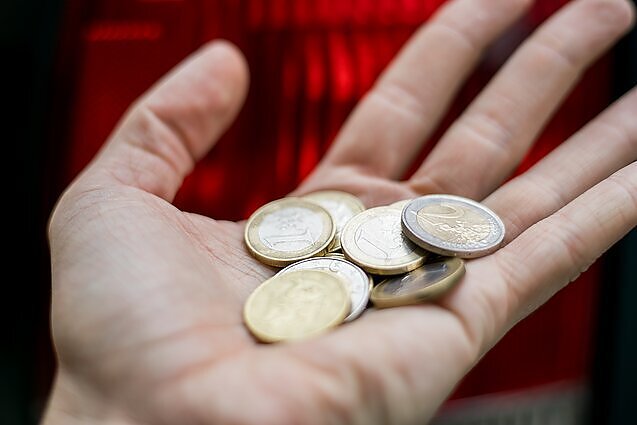Absoliutaus skurdo riba padidėjo kaip niekada, bet skurstančiųjų šalyje mažėja