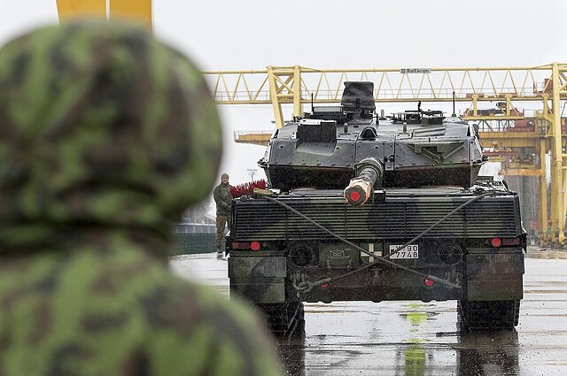 Urbonaitė apie informaciją dėl tankų paskelbusį Anušauską: ministras pyksta, kad visi kažko klausinėja, kai pats užvirė košę
