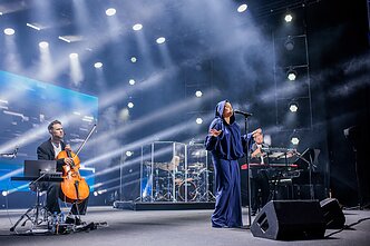 Justės Arlauskaitės-Jazzu koncertas Valdovų rūmų kieme Justės Arlauskaitės-Jazzu koncertas Valdovų rūmų kieme