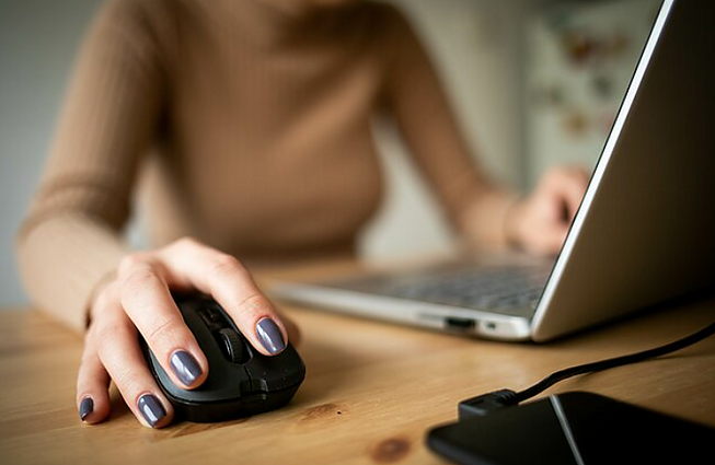 Dinamiškoje aplinkoje augusios Z kartos požiūris į karjerą: anot rinkodaros ekspertės, jiems labai svarbi darbo prasmė