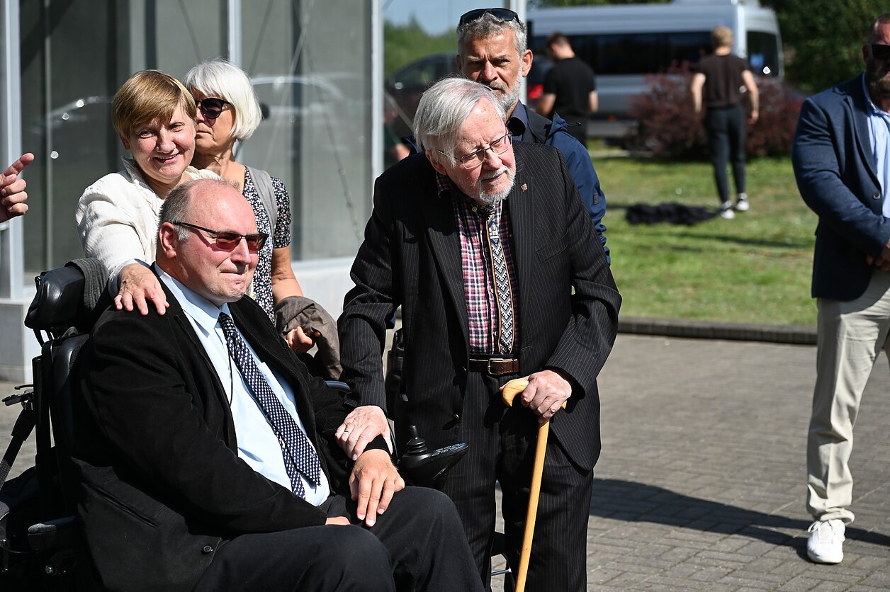 Medininkų žudynių 32-ųjų metinių minėjimas prie Medininkų memorialo; Tomas Šernas, Vytautas Landsbergis Medininkų žudynių 32-ųjų metinių minėjimas prie Medininkų memorialo; Tomas Šernas, Vytautas Landsbergis