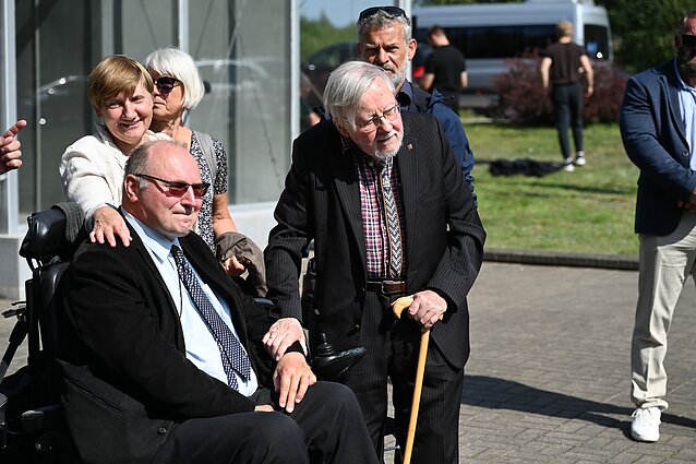 Medininkų žudynių 32-ųjų metinių minėjimas prie Medininkų memorialo; Tomas Šernas, Vytautas Landsbergis Medininkų žudynių 32-ųjų metinių minėjimas prie Medininkų memorialo; Tomas Šernas, Vytautas Landsbergis