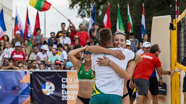 Sportas. Orai. Europos tinklinio U22 čempionėmis tapusios Kvedaraitė ir Rudkovskaja: to nesitikėjome